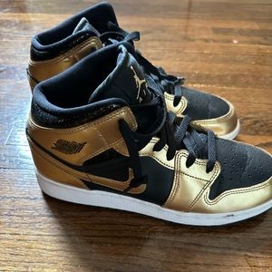 Kids Nike Air Jordan One size 7Y